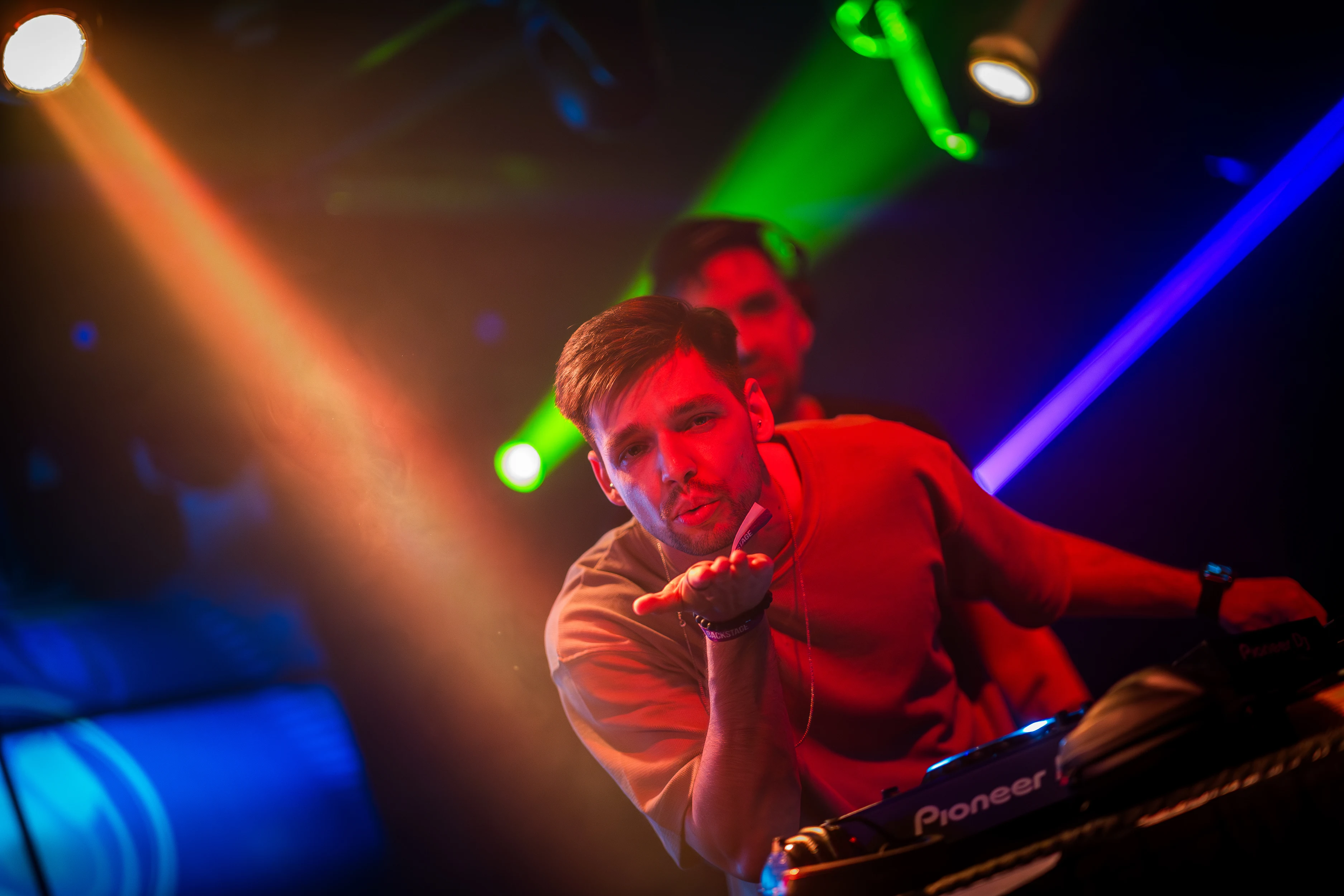 Subrage performing at Akvárium Klub